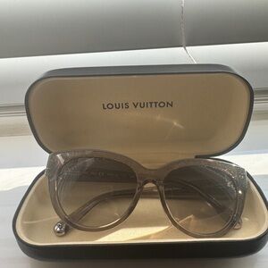 Louis vuitton Obsession Cat Eye Sunglasses Z0628W Glitter Pearl